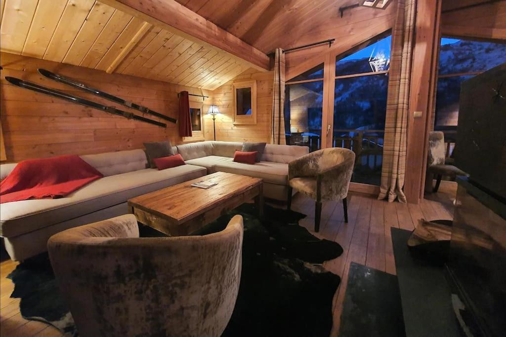 Cosy 4 Bedroom Chalet With Hot Tub Saint-Marcel  Exterior photo
