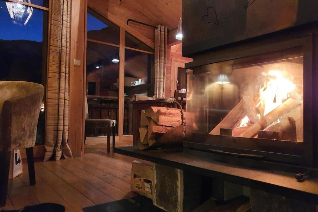 Cosy 4 Bedroom Chalet With Hot Tub Saint-Marcel  Exterior photo
