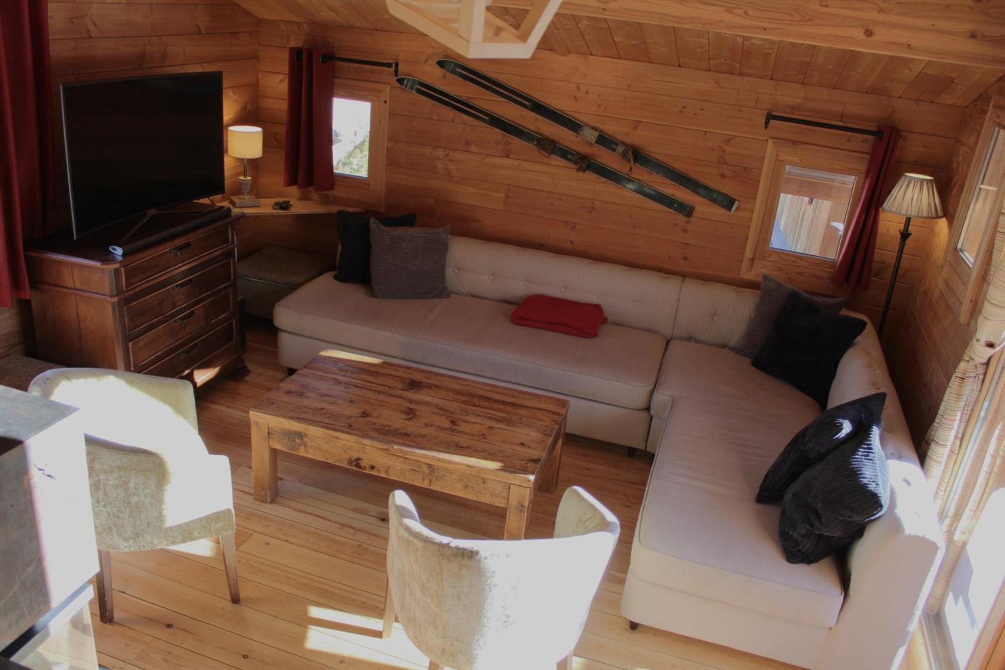 Cosy 4 Bedroom Chalet With Hot Tub Saint-Marcel  Exterior photo