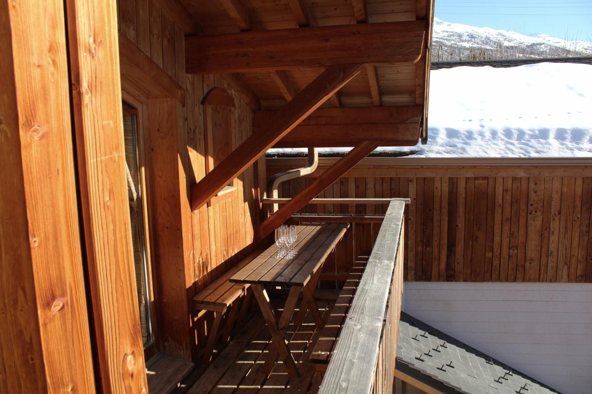 Cosy 4 Bedroom Chalet With Hot Tub Saint-Marcel  Exterior photo